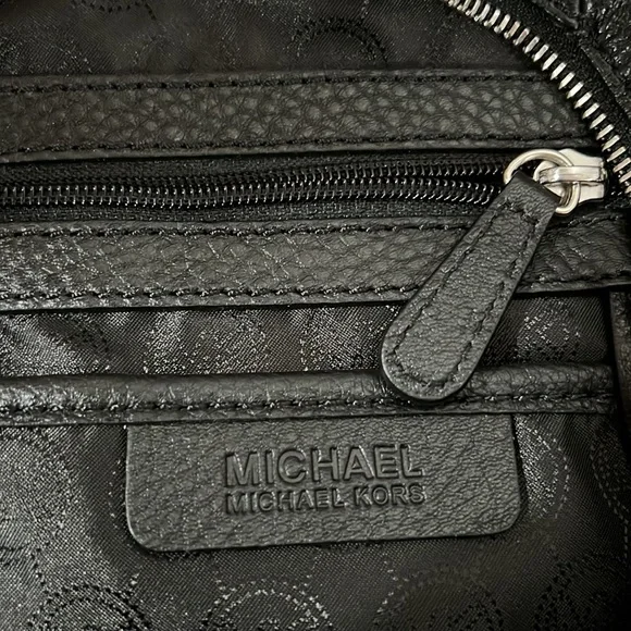 Michael Michael Kords, black leather Bedford shoulder bag nwt - Picture 3 of 4